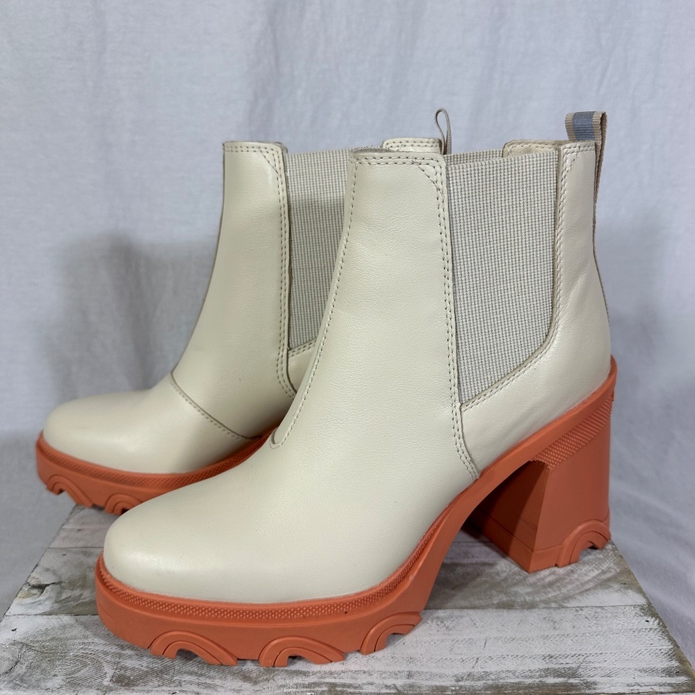 SOREL Cream Leather  Platform Boots - Picture 6 of 7